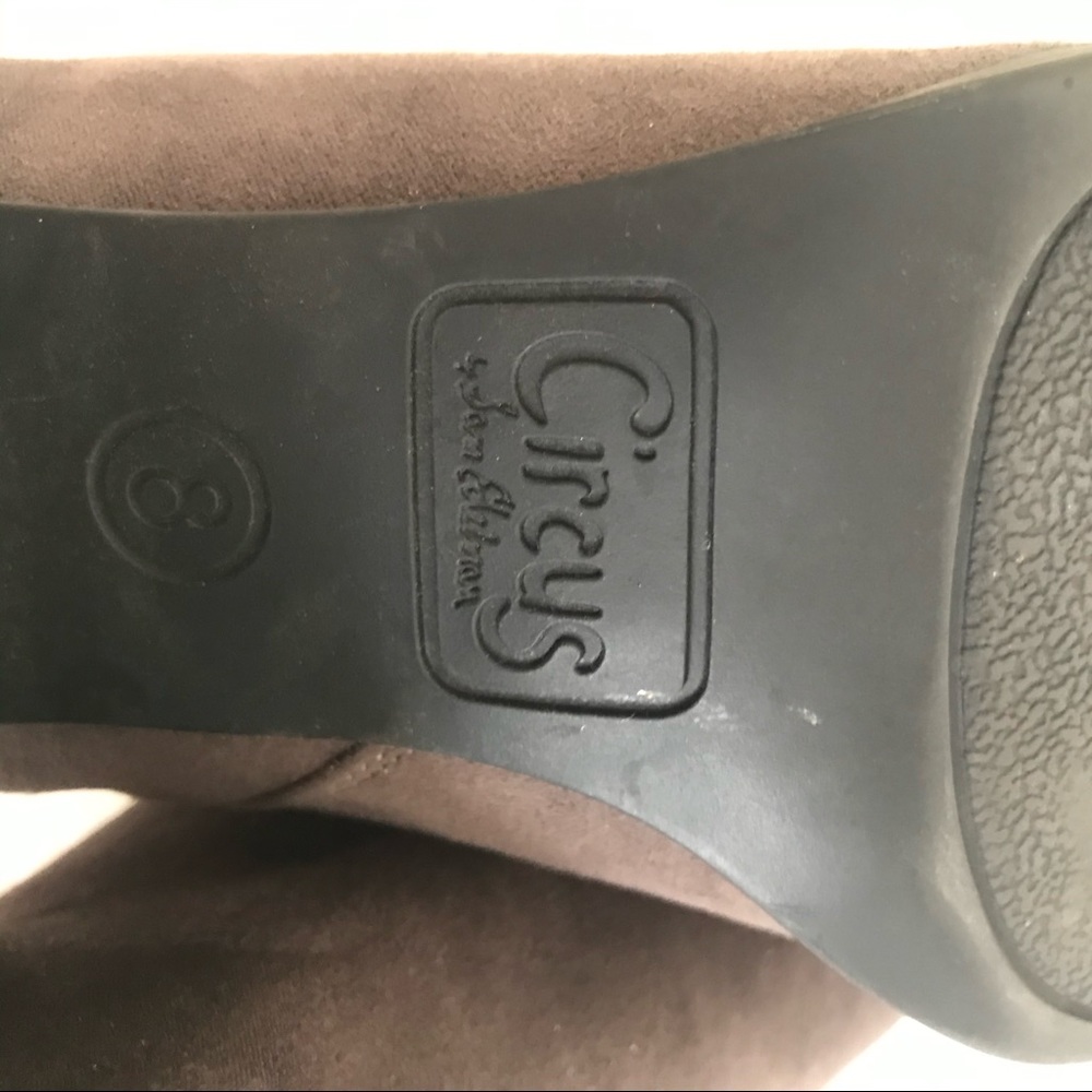 Suede bootie - Picture 6 of 8